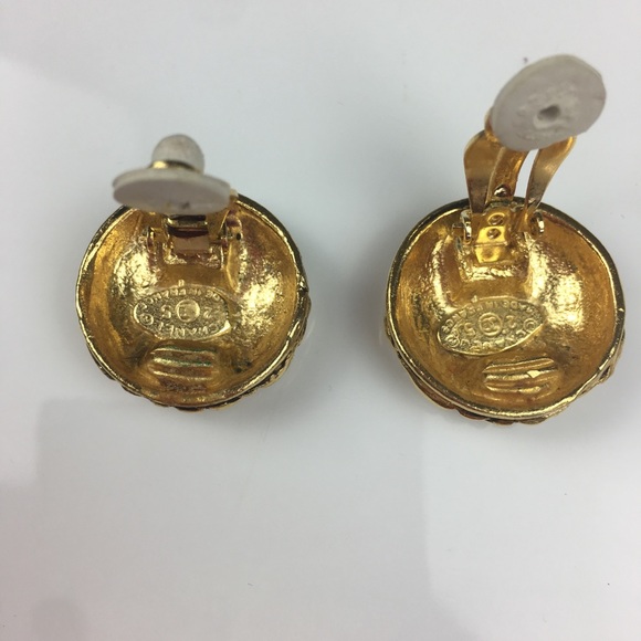 Chanel vintage clip on earrings - Picture 3 of 4